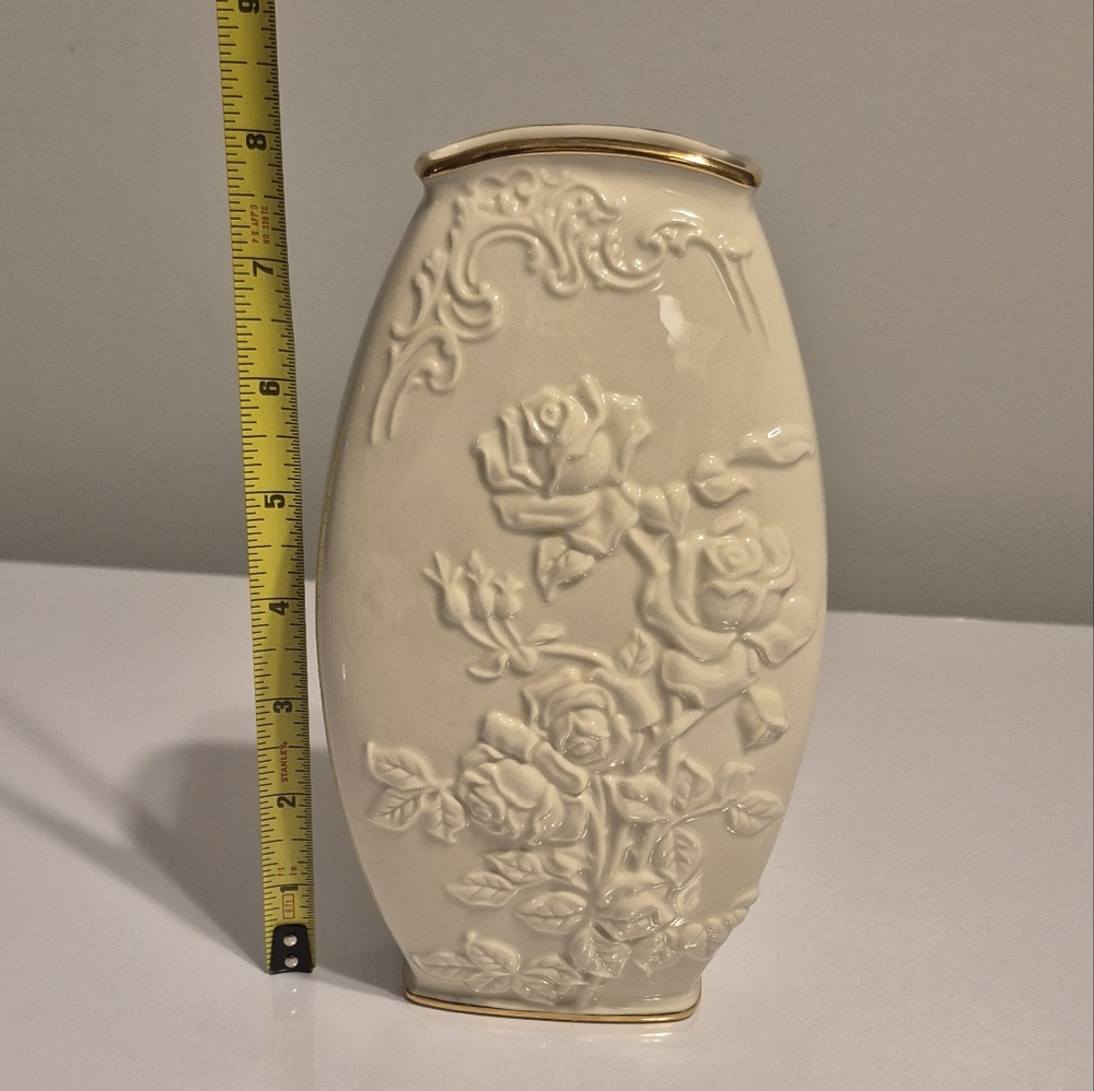 Lenox Ivory and Gold Floral Ceramic Vase - Picture 2 of 6